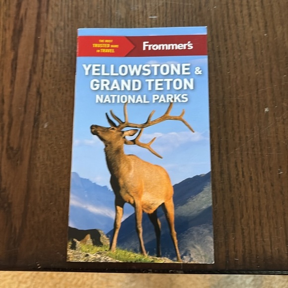 NWOT 2 books Yellowstone National Park 2025, Yellowstone Grand Teton Nat park - Picture 3 of 4